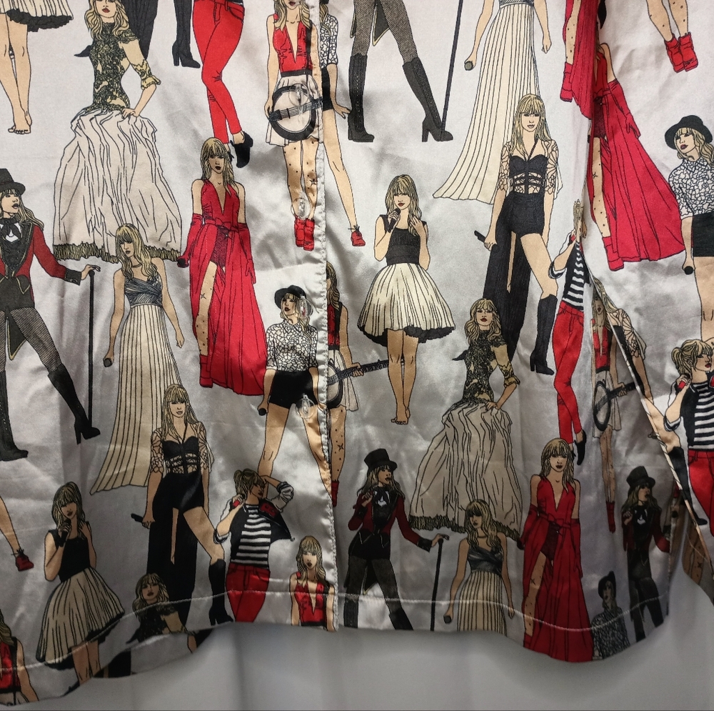 Taylor Swift Red Eras Button Up Satin Top Medium Taylors Version Graphic Swiftie - Picture 3 of 10